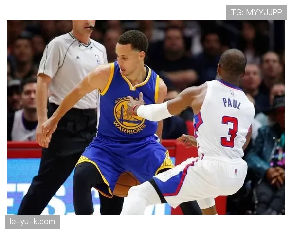 Rodri展现领袖风采,成为球队年轻球员成长的榜样与导师 Rodri展现领袖风采,成为球队年轻球员成长的榜样与导师