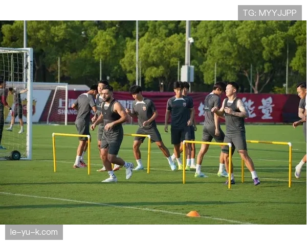 中国球队亚冠受挫，亟需调整状态重振旗鼓