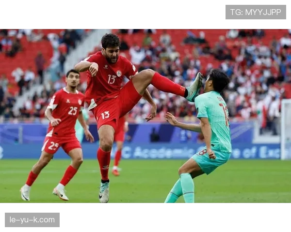 欧洲杯争议判罚引众怒，裁判决定成球迷热议焦点