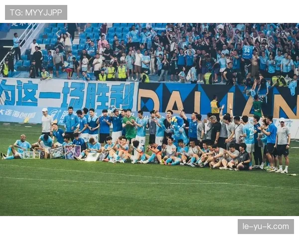 蒙蒂利维球场迎来新赛季，期待球队闪耀表现与球迷热情助威