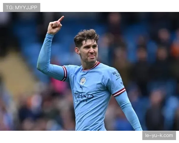 贝肯鲍尔防守稳健如磐石：战术解析与数据印证其深远影响力